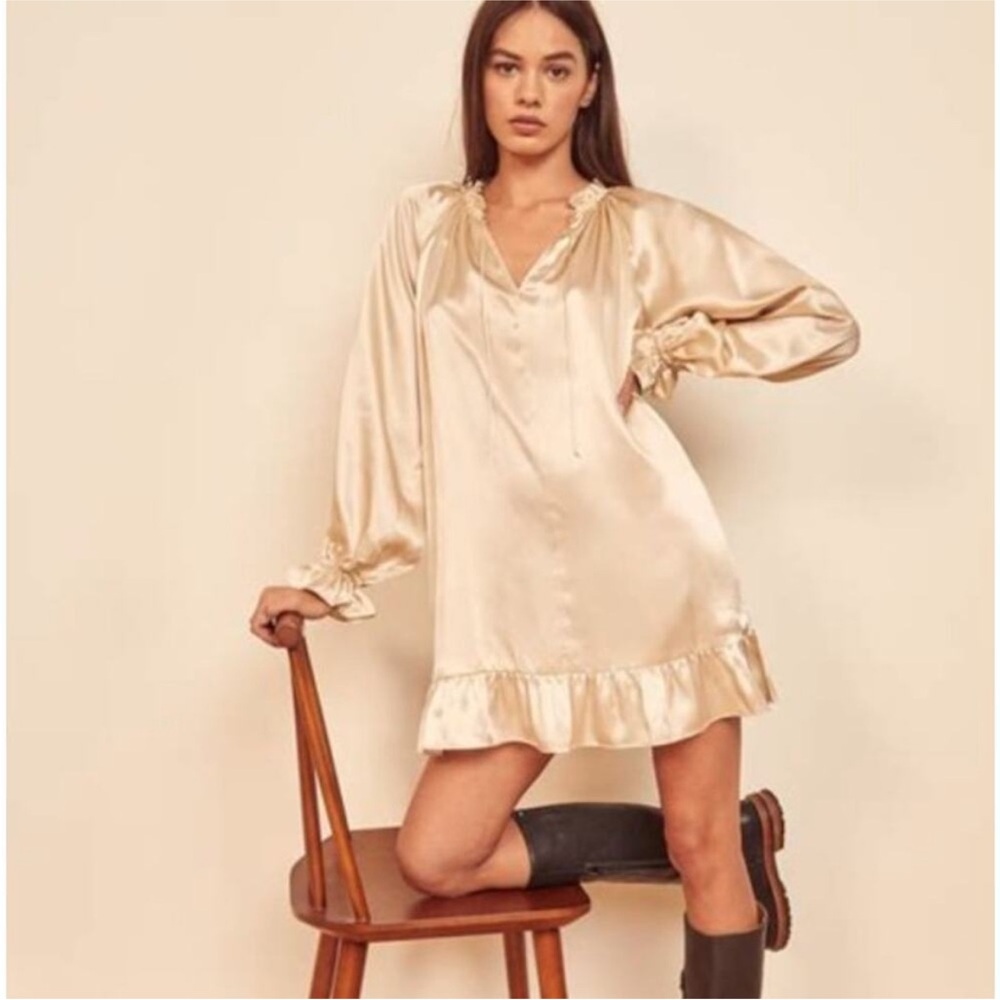 Reformation Lyra Almond Cream Silk Long Sleeve Dress Size small with flaws